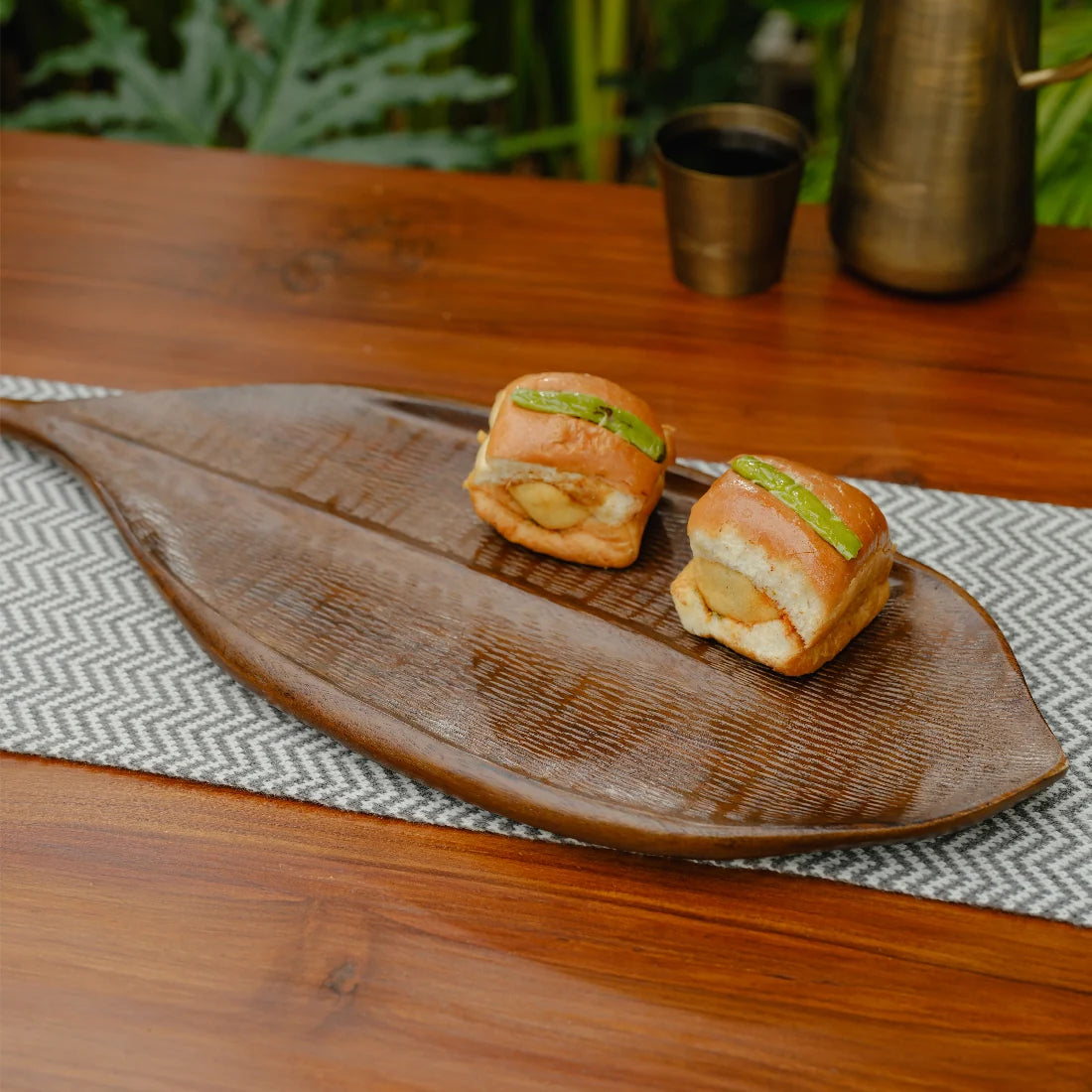 Panna Decorative Leaf Platter