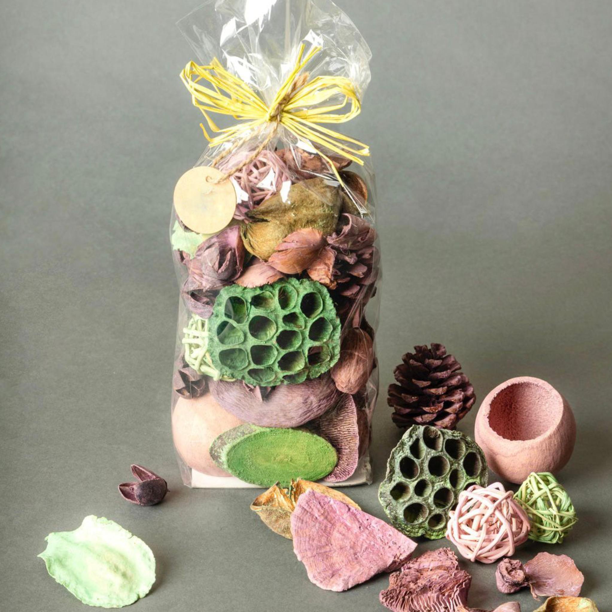 Delightful Dry Potpourri for Indoor Decoration