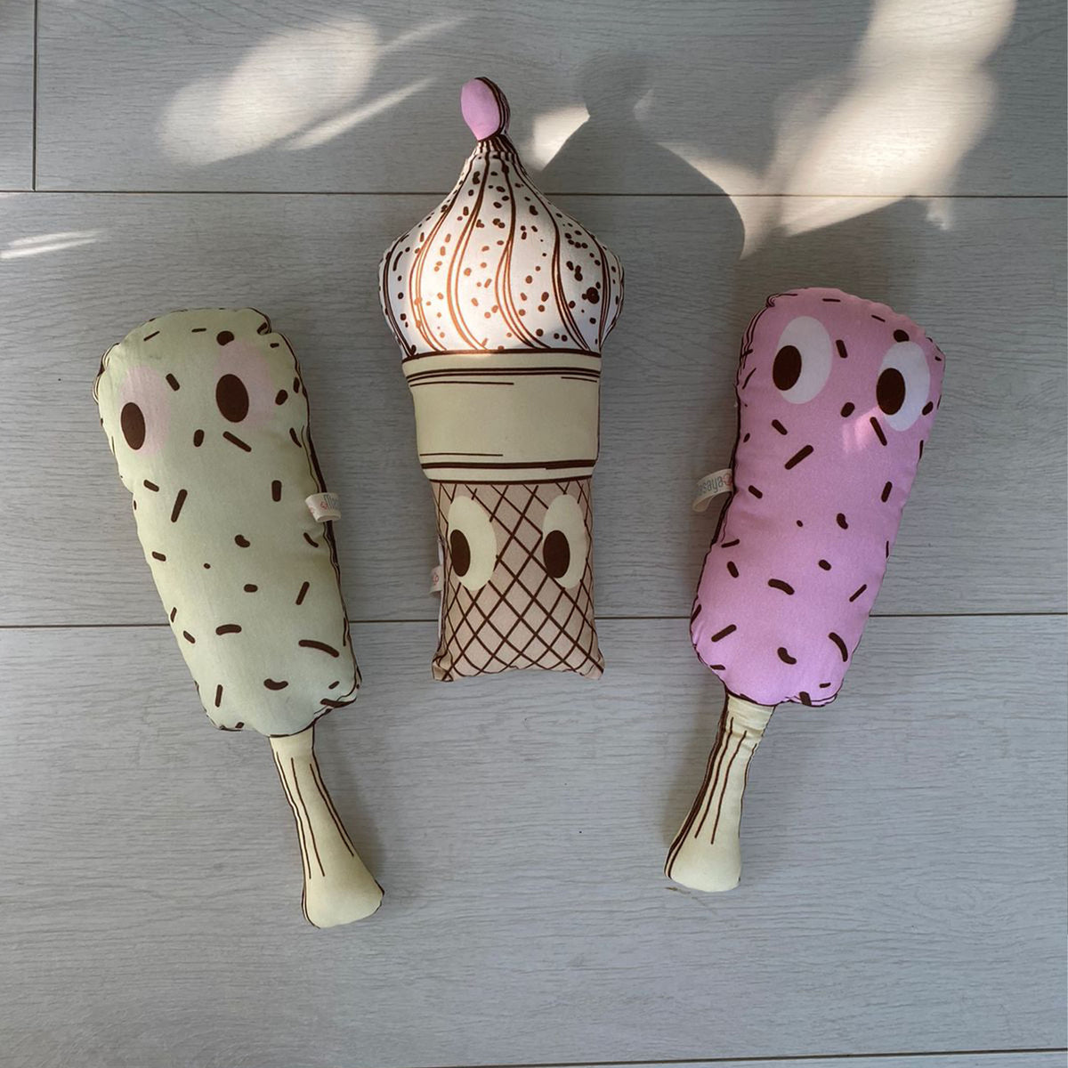Ice cream Cushions: Medium