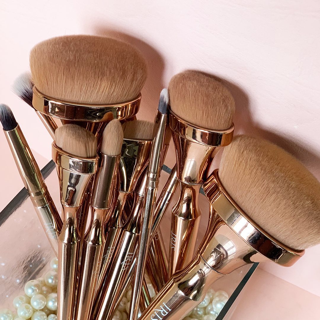 Make Up Brushes - The Style Salad