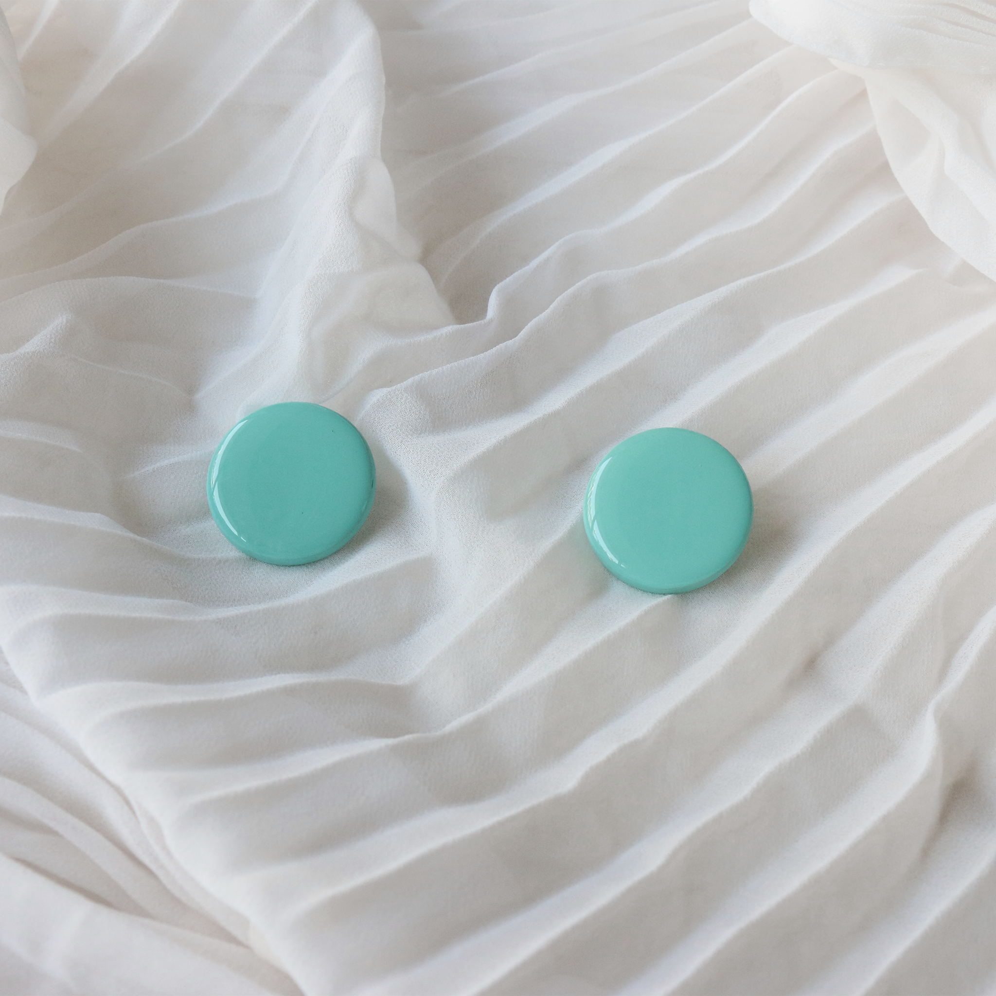 Baesic Large Round Studs - The Style Salad