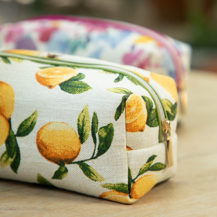 Shop Travelling Pouch Online