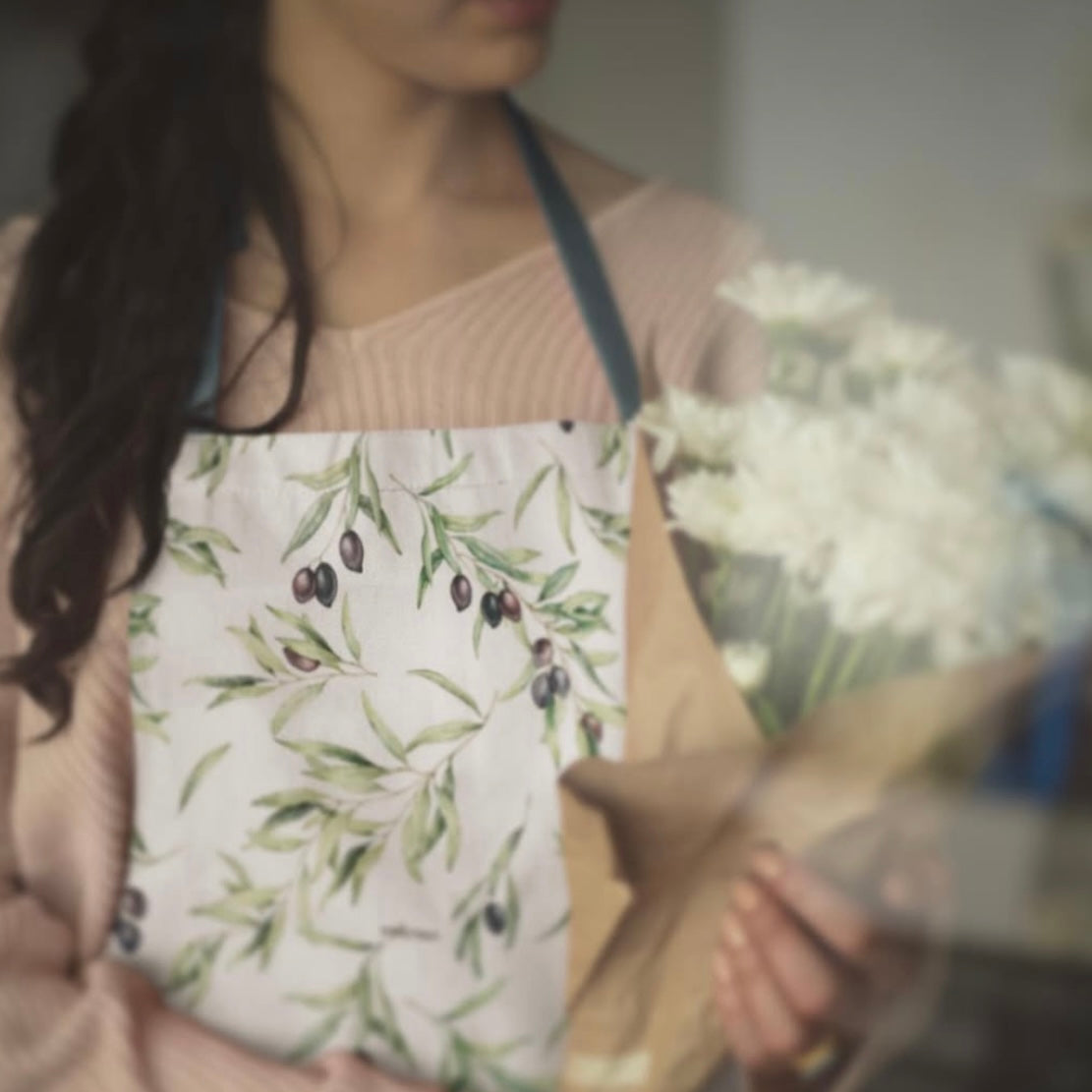 Stylish & Durable Olive Garden Apron