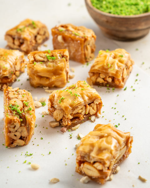 White Tin Assoretd Baklava Hamper Box |1kg