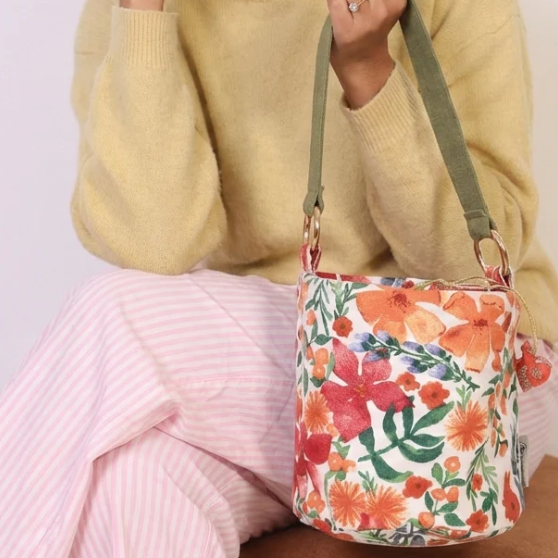 Floral Bucket Bag Bottega Pereira