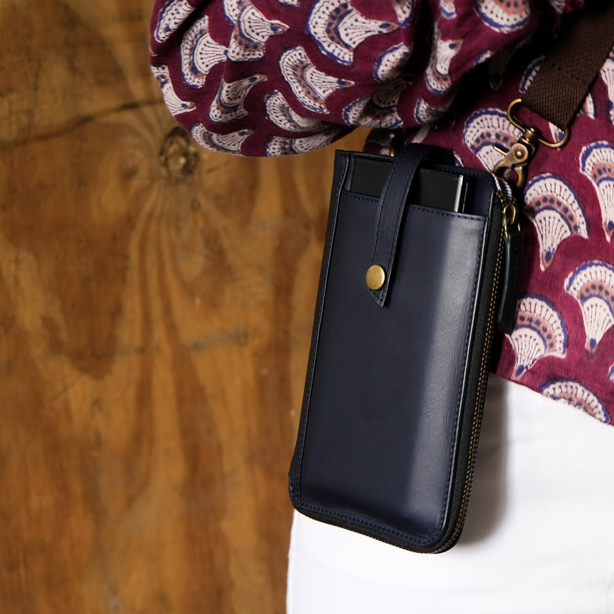 Auray Mobile Zipper Sling