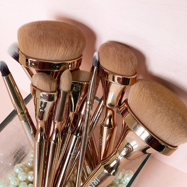 Make Up Brushes - The Style Salad
