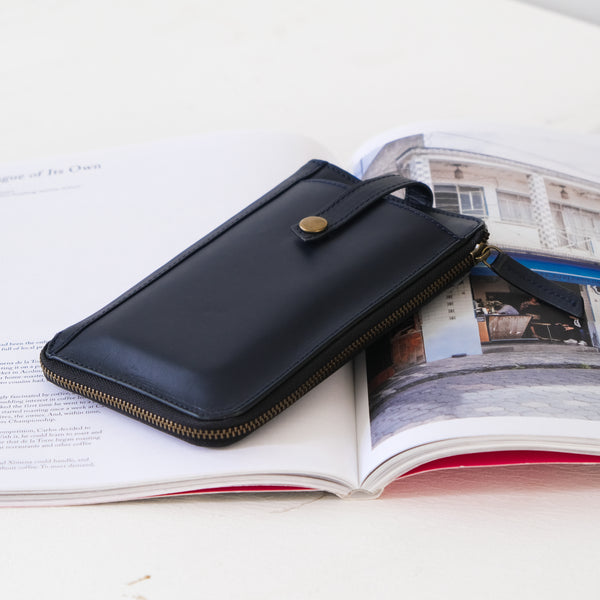 Ari Mobile Sling - The Style Salad