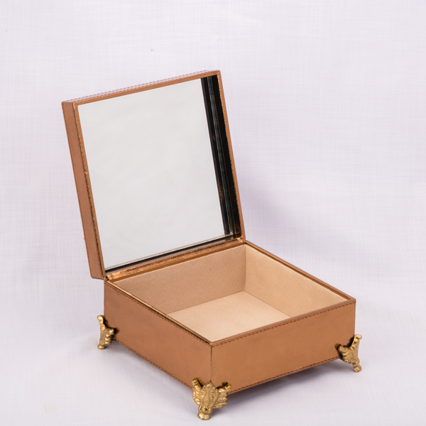 Jewellery / makeup  box with mirror
