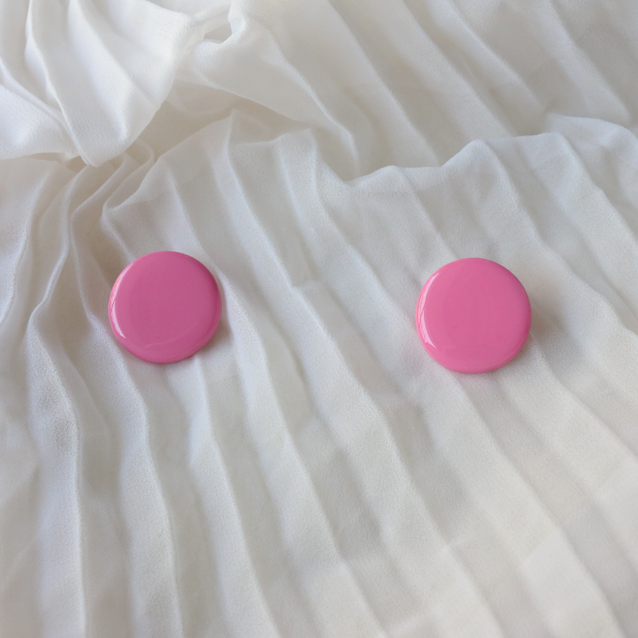 Baesic Large Round Studs - The Style Salad
